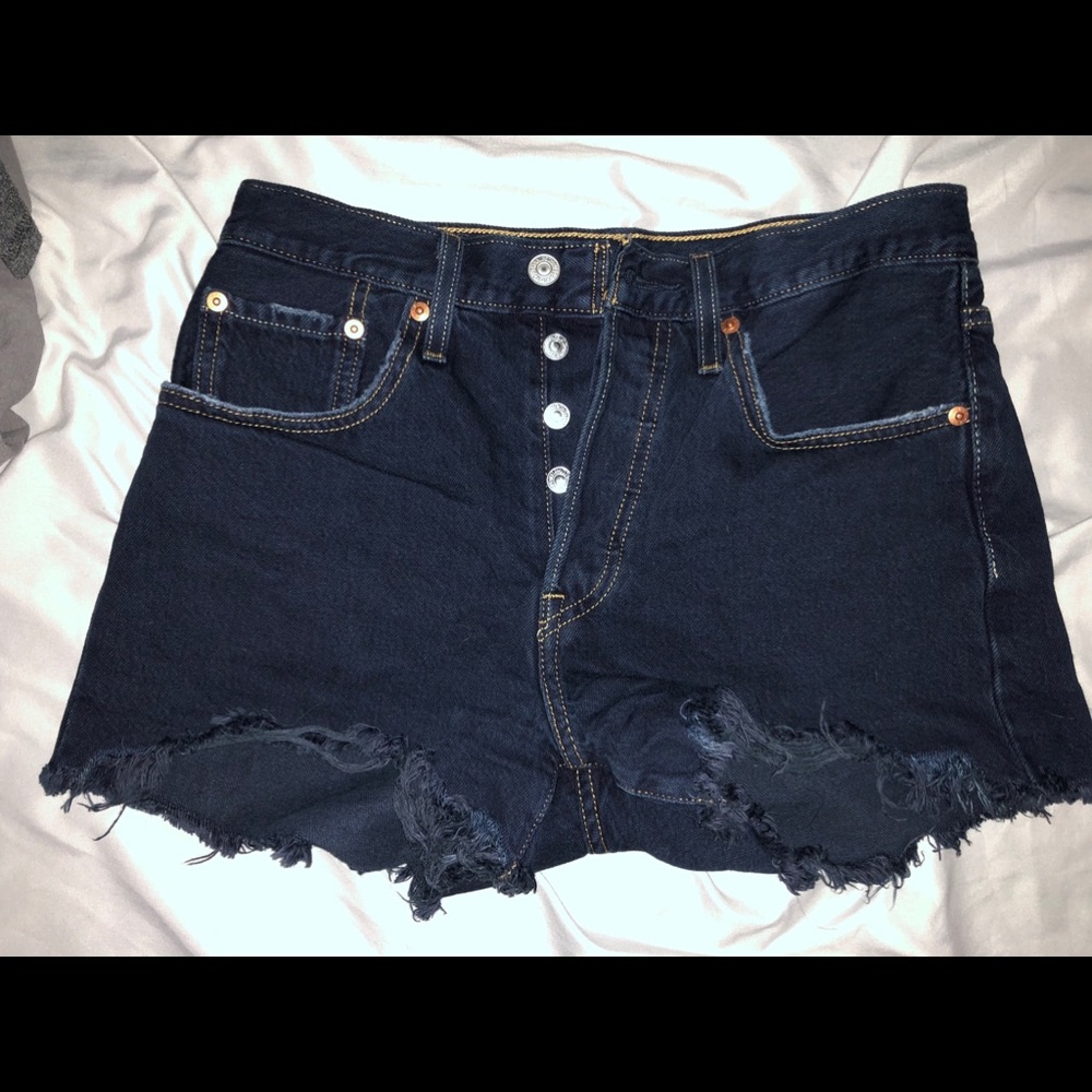 LEVIS 501 SHORTS SIZE 26